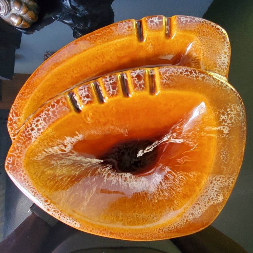 1950s MCM Wade California Atomic Ashtray – Amber Glaze